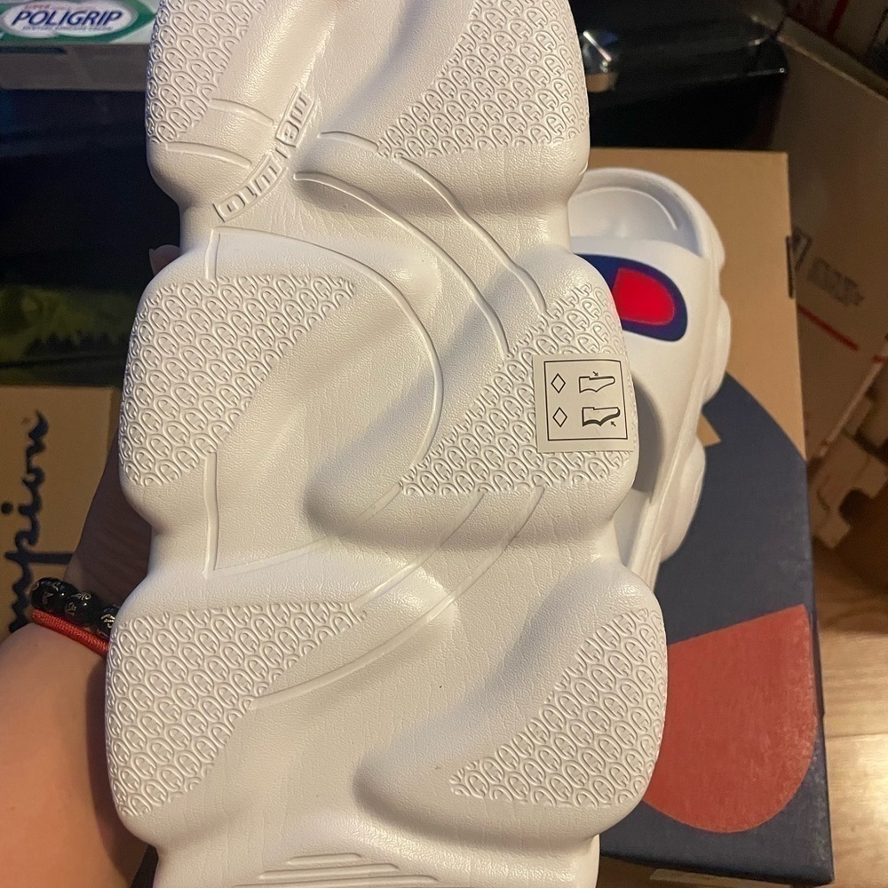 Brand New Champion Slides - Picture 3 of 4
